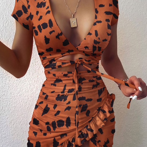 NEW! CHEETAH LEOPARD WRAP DRESS TIE FRONT CUT OUT - Picture 3 of 7